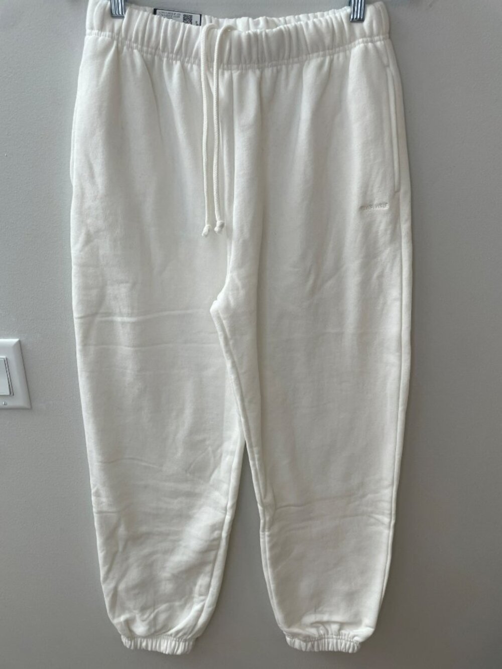 Garage Ultra Fleece Boyfriend Joggers White Sweatpants Wmn's Size M DEFECT NWT